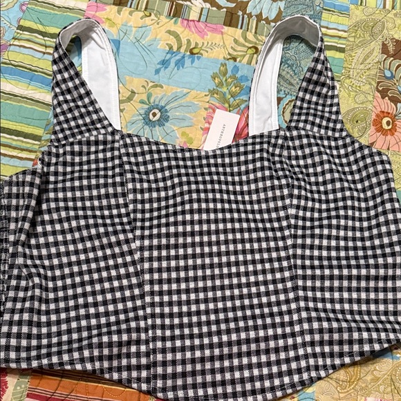 Black and White Checkered Crop Top - Picture 3 of 4